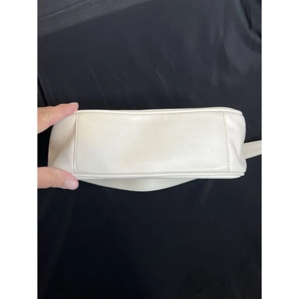 Giani Bernini Ivory Leather Shoulder Handbag Purse Top Zip w/ Logo -Side Pockets